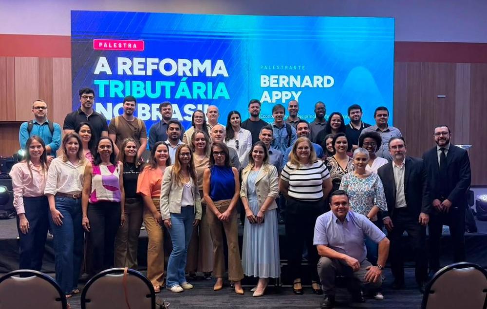 SERVIDORES DE UBERABA PARTICIPAM DE DEBATE SOBRE IMPACTOS DA REFORMA TRIBUTÁRIA