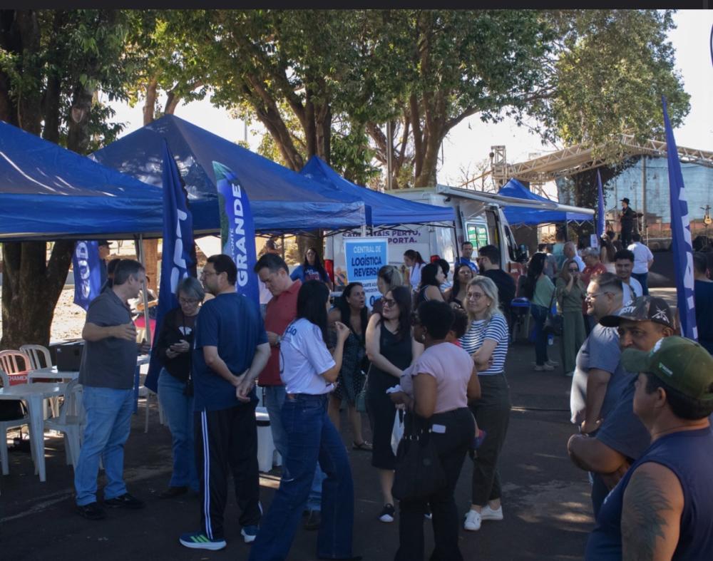 PRAÇA MARINGÁ RECEBE SERVIÇOS GRATUITOS DE SAÚDE, EMPREGO E LAZER
