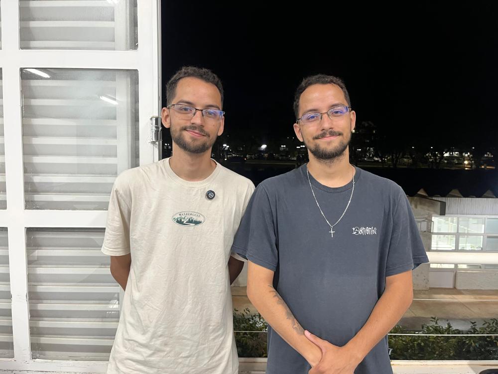 IRMÃOS GÊMEOS ESCOLHEM A MESMA PROFISSÃO E CURSAM ENFERMAGEM JUNTOS NA UNIUBE