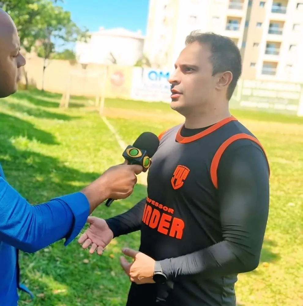  Professor de Uberaba lança livro sobre o impacto do esporte para crianças com autismo