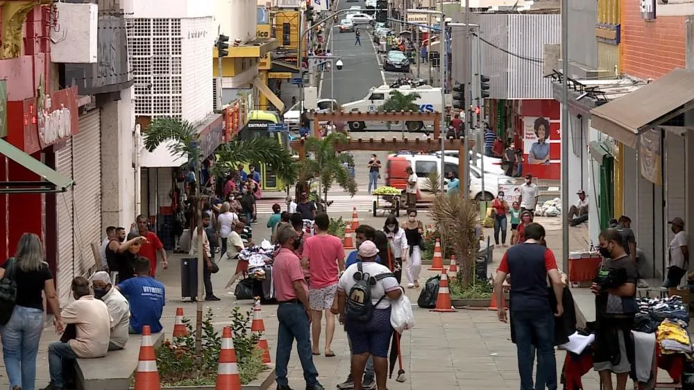 Uberaba se prepara para o Natal com horários estendidos no comércio e nos shoppings