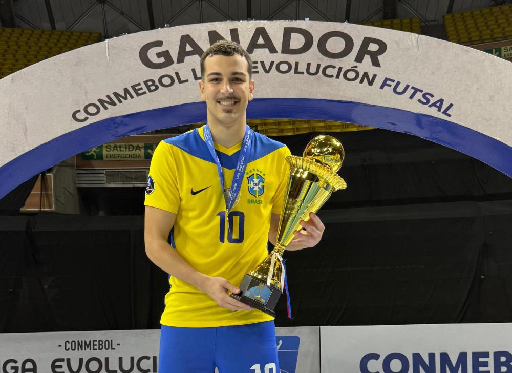 ATLETA DE PATROCÍNIO É CONVOCADO PARA A SELEÇÃO BRASILEIRA PRINCIPAL DE FUTSAL