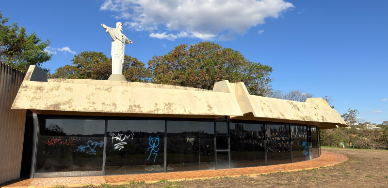 ARAXÁ TEM LICITAÇÕES HOJE PARA RESTAURANTE E CAFETERIA NO PARQUE DO CRISTO
