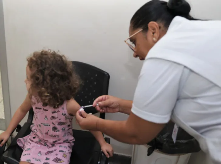 Prefeitura de Uberlândia promove campanha de atualização do cartão de vacina de crianças e adolescentes