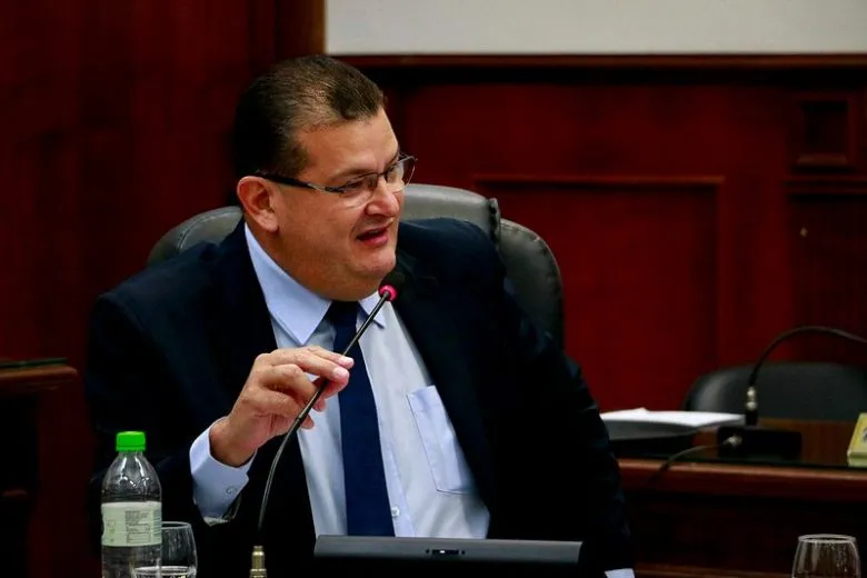 Vereador questiona Prefeitura sobre adesão de Uberaba ao programa Moradas Gerais
