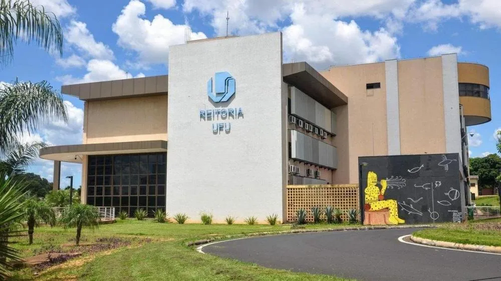 Corte de quase R$ 500 milhões nas universidades federais ameaça ensino, pesquisa e permanência estudantil em Minas