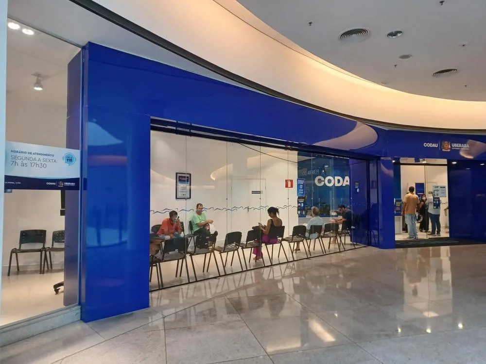 Com nível crítico de água, Codau fecha reservatórios à noite e provoca interdição emergencial em rua de Uberaba