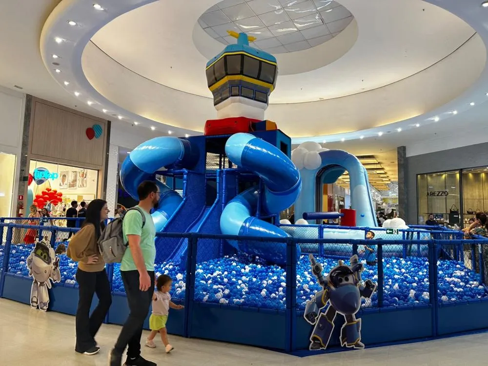Férias ganham asas no Shopping Uberaba com parque temático e programação cultural gratuita