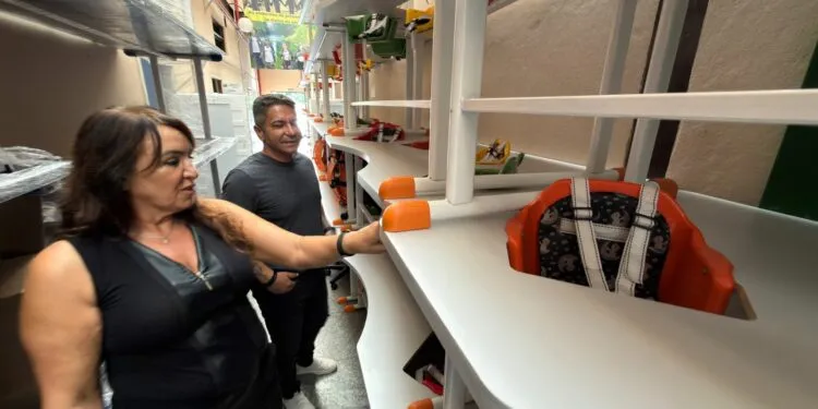 Araxá aperta o bolso do contribuinte e investe nas escolas: imposto sobe, mas vira cadeira, geladeira e ar-condicionado