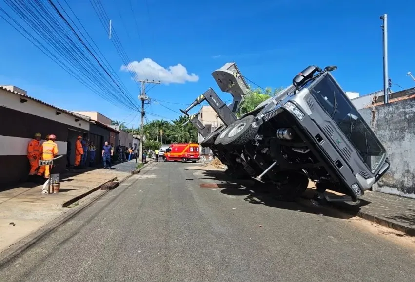 Uberlândia em alerta: guindaste cai sobre casas e rodovia registra novo acidente grave em menos de 72 horas