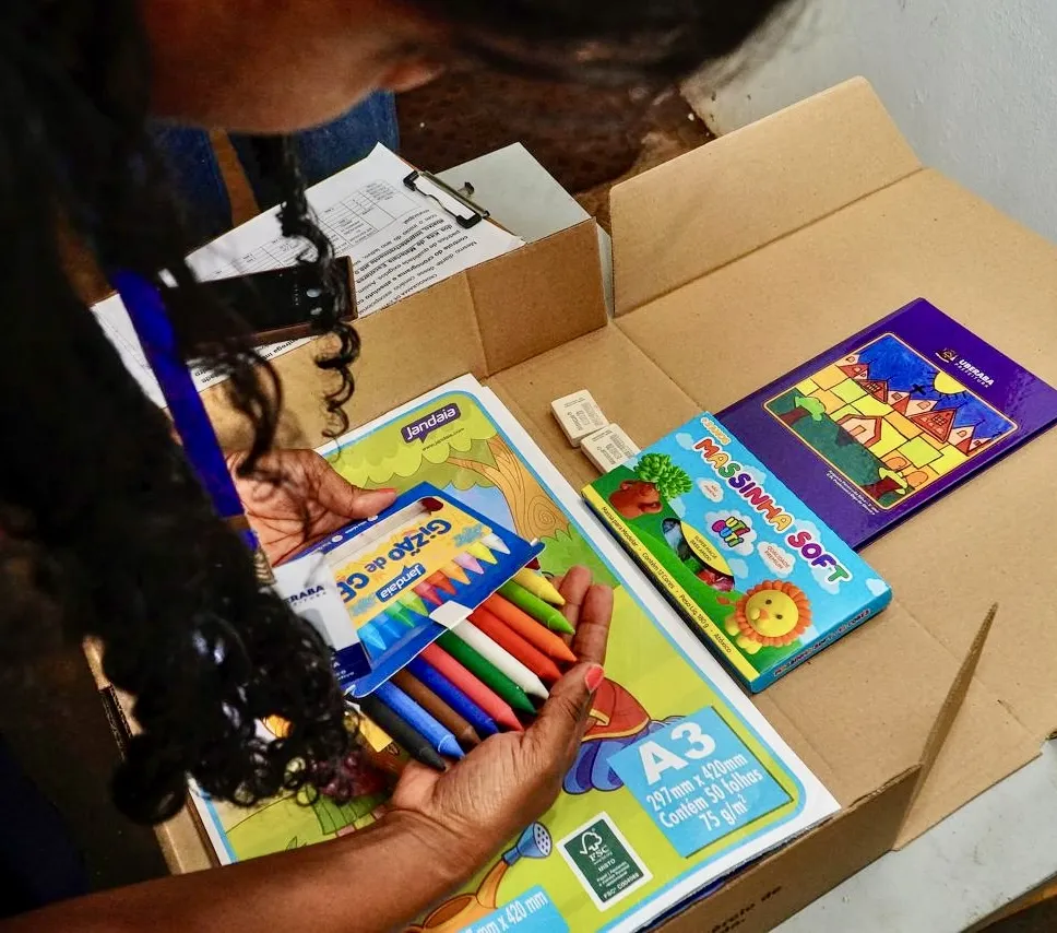 Prefeitura investe R$ 3,4 milhões em kits escolares e promete zerar a corrida dos pais por material em Uberaba