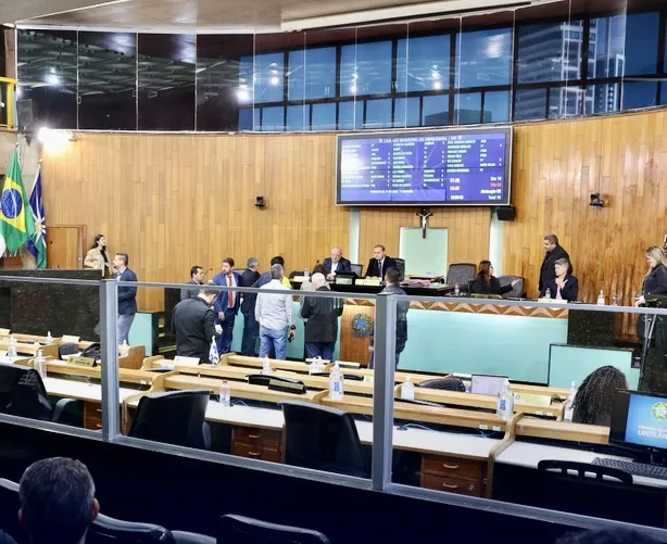 Câmara de Uberlândia reabre os trabalhos sob cobrança pública por menos discurso e mais resultado