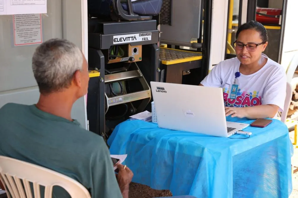 Prefeitura coloca “serviços sobre rodas” nas ruas enquanto intensifica limpeza urbana em Uberlândia