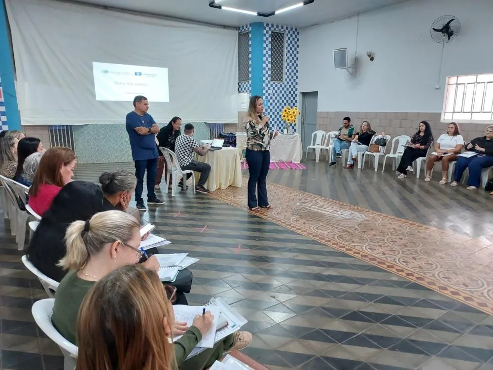 Secretaria de Educação de Araguari convoca diretores e escancara pressão por resultados na rede municipal