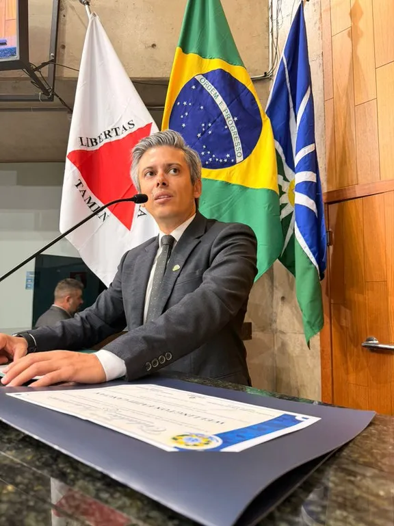 Superintendente da Cemig recebe título honorário em meio a debates sobre energia e protagonismo regional