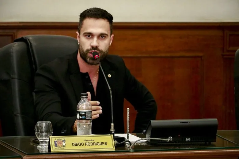 Uberaba aprova moção contra decisão do TJMG e amplia debate sobre estupro de vulnerável