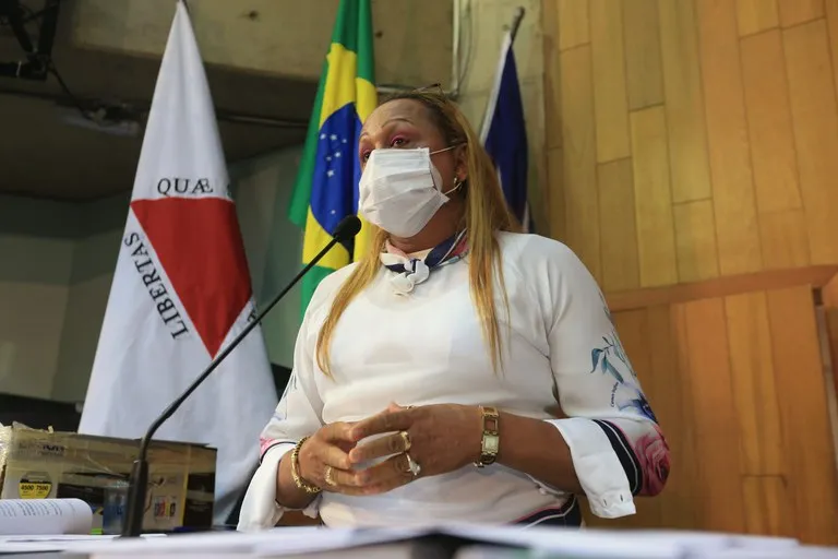 TJMG mantém condenação de ex-vereadora de Uberlândia por extorsão com ameaça armada