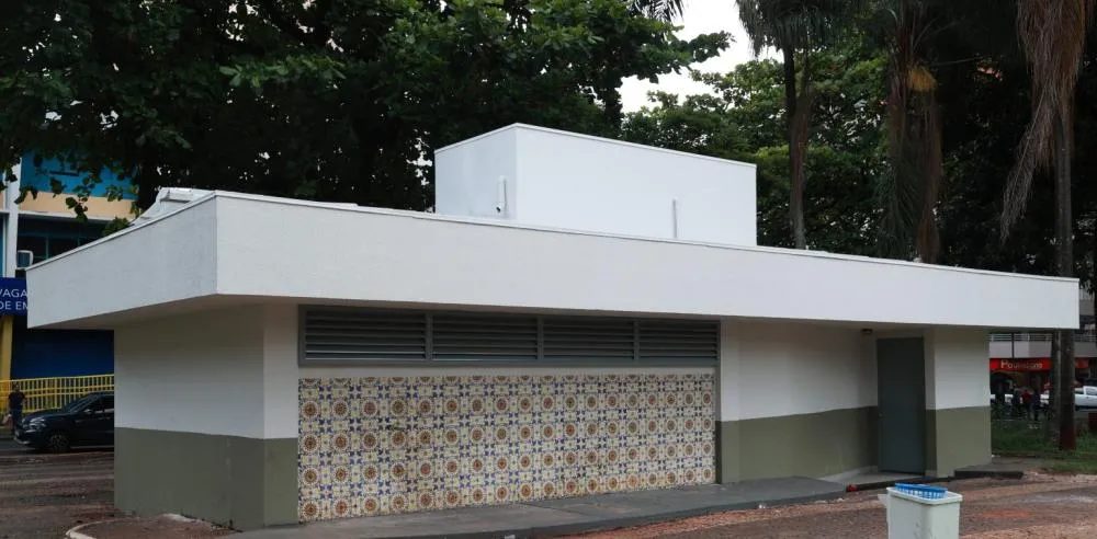 Após reforma de R$ 116 mil, banheiros da Praça Tubal Vilela são reabertos ao público