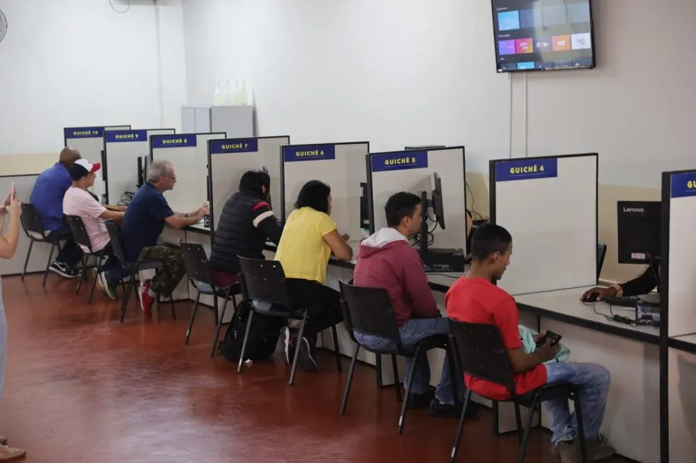 Sine anuncia mais de 160 vagas de emprego com salários que chegam a R$ 5 mil