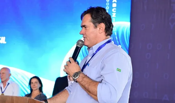 Feira da Agricultura Familiar chega à Praça Carlos Gomes e movimenta bairro Estados Unidos