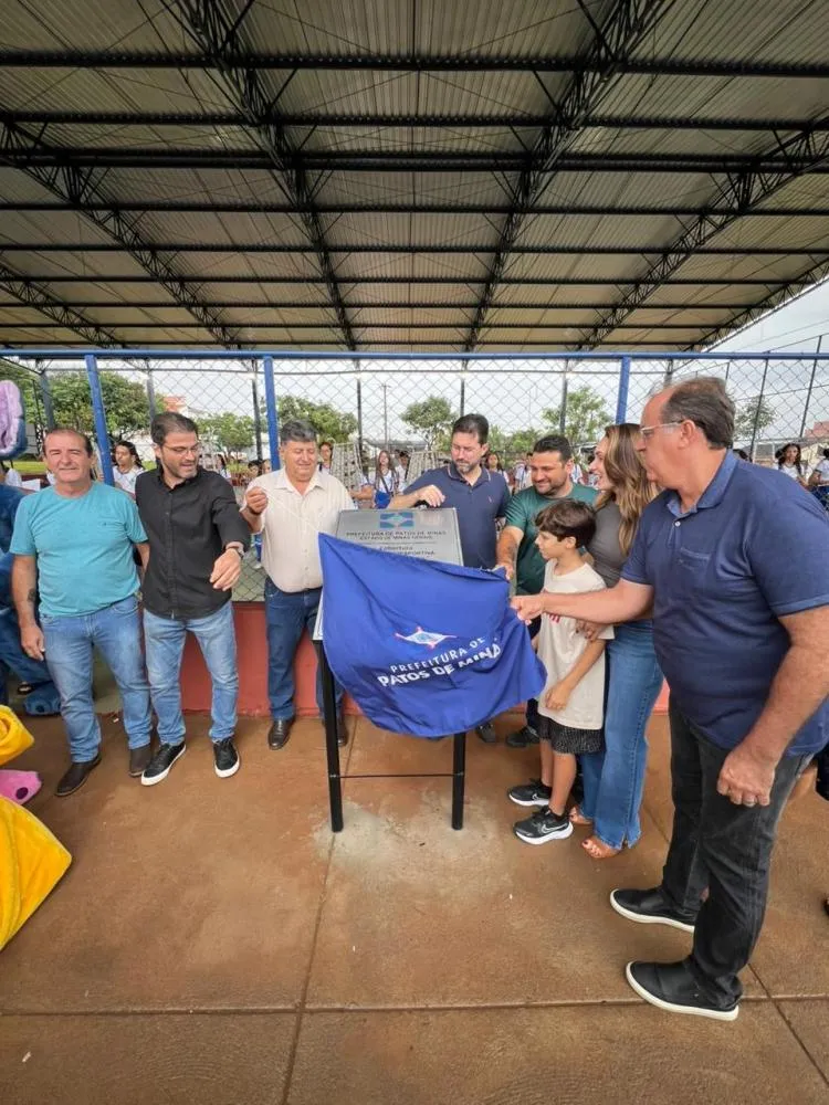 Quadra coberta de mais de R$ 360 mil é entregue em Patos de Minas e prefeitura aposta no esporte para transformar bairro