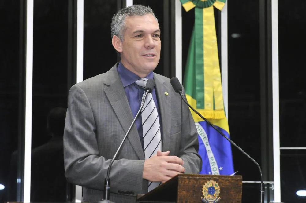 Saída de comando partidário em Minas movimenta bastidores e acende disputa antecipada por 2026