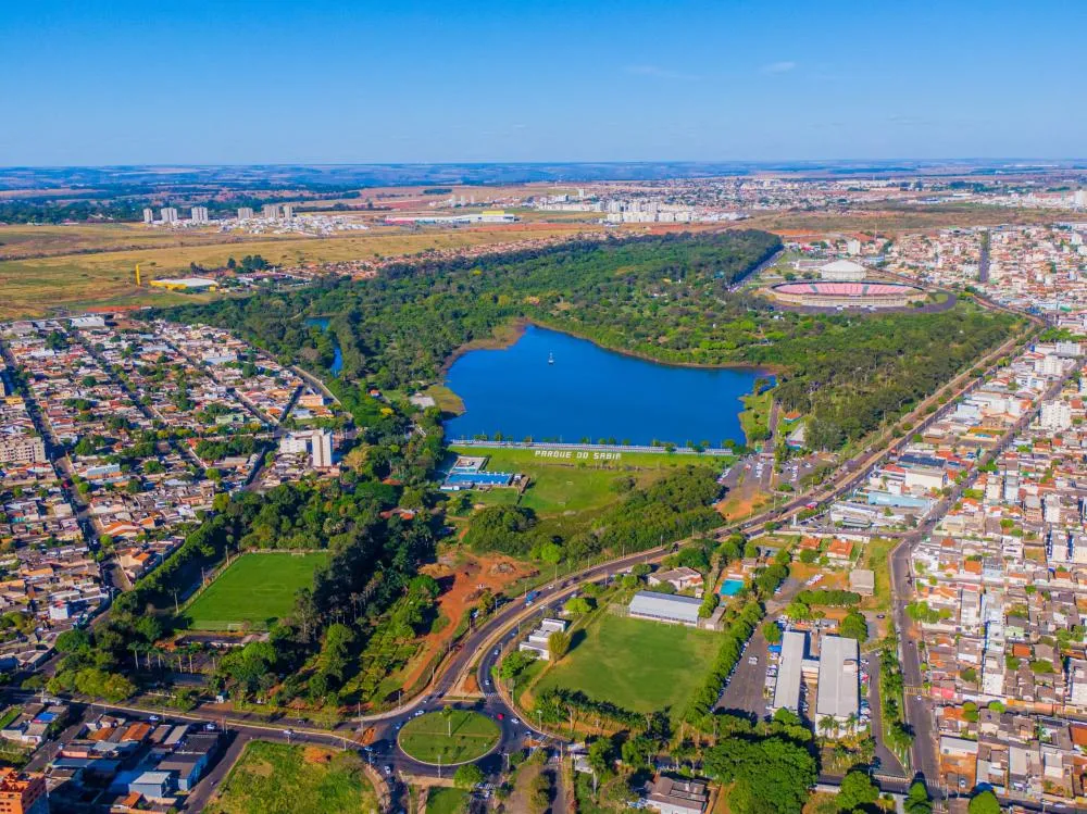 Após recuperação dos gramados, Prefeitura libera novamente campos do Parque do Sabiá para a população