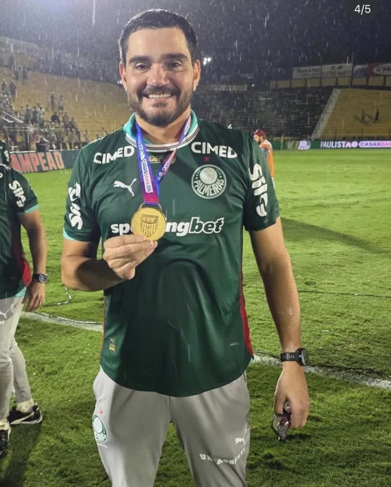 De Uberaba para o topo do futebol: médico da comissão do Palmeiras celebra título paulista
