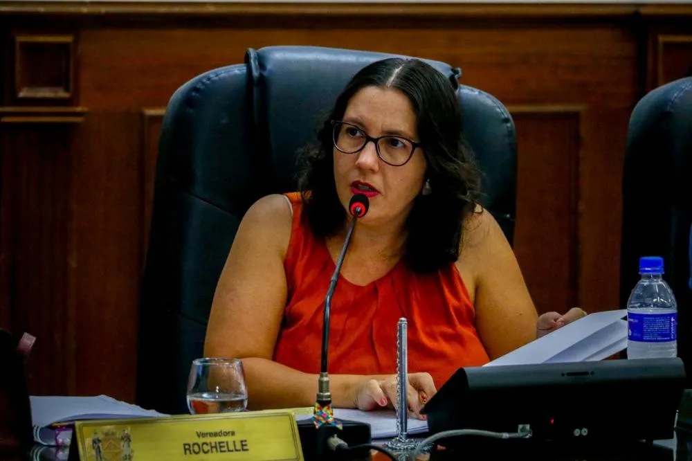 Vereadora pressiona Prefeitura por ações contra violência e expõe ruído político em Uberaba